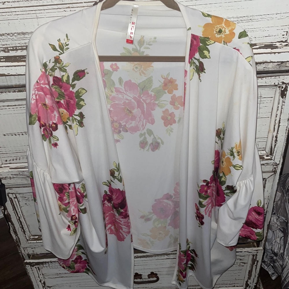 NWOT simply ruby ivory cardigan with flowers and bell longer sleeves size 3x